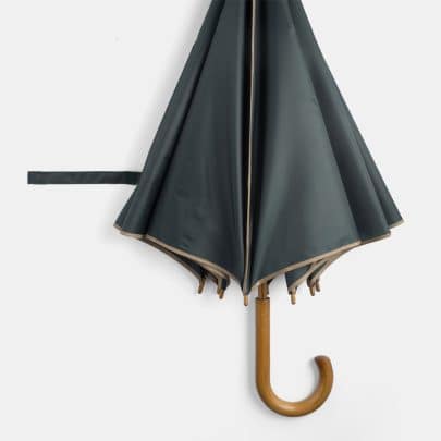 Dance paraply med buet træhåndtag